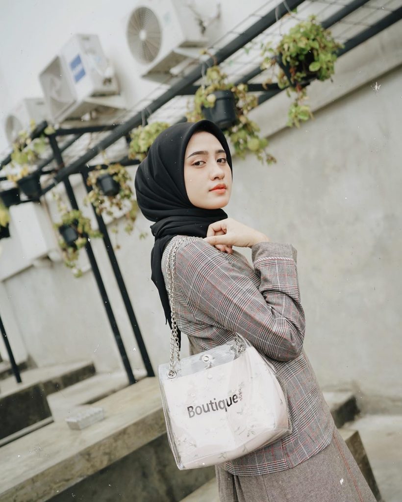 Beauty Influencer Bandung Helmi Nursifah