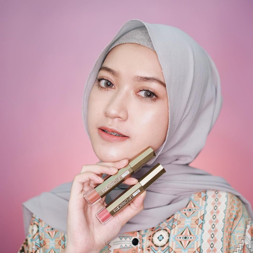 Beauty Influencer Bandung Sari Endah Pratiwi