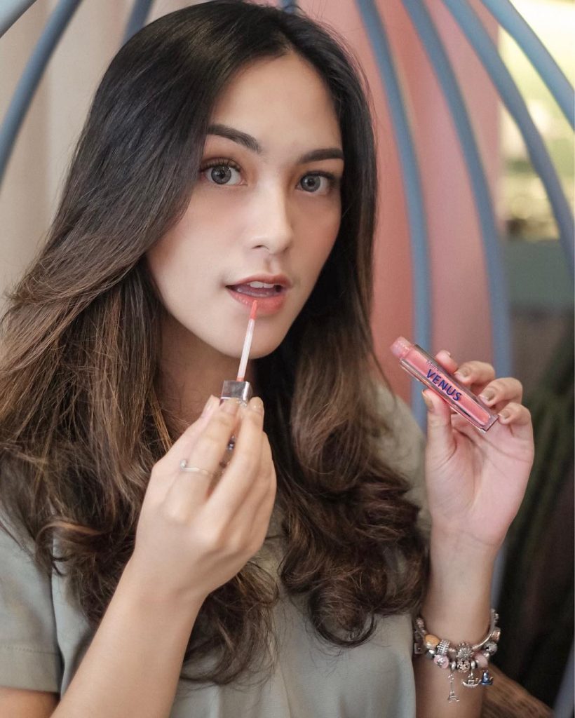 Beauty Vlogger Muda Cindy Priscilla