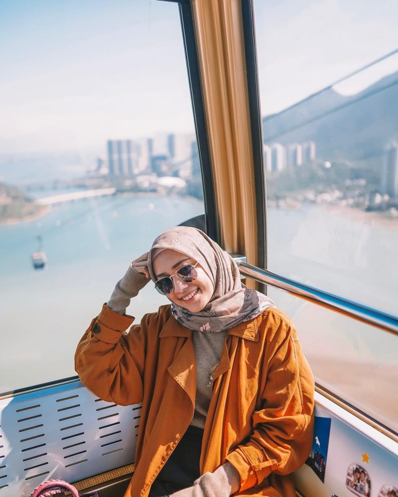 Selebgram Hijab Mega Iskanti