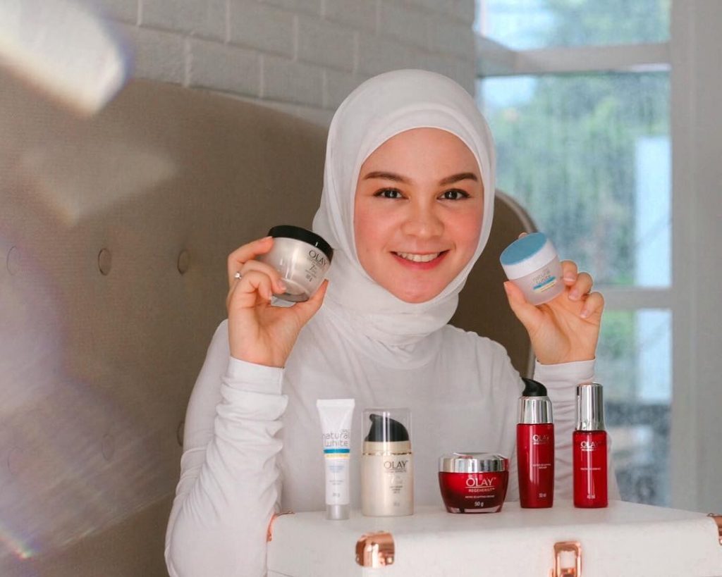 Selebgram Hijab Tantri Namirah