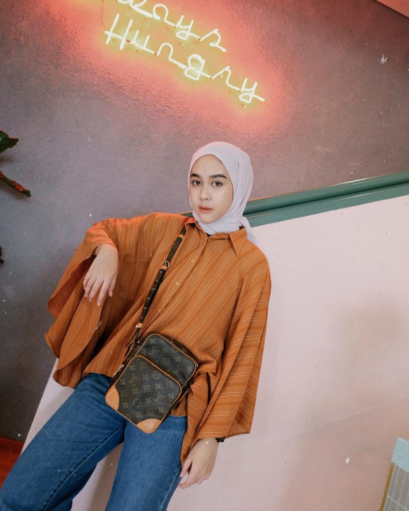 Selebgram Hijaber Intan Khasanah