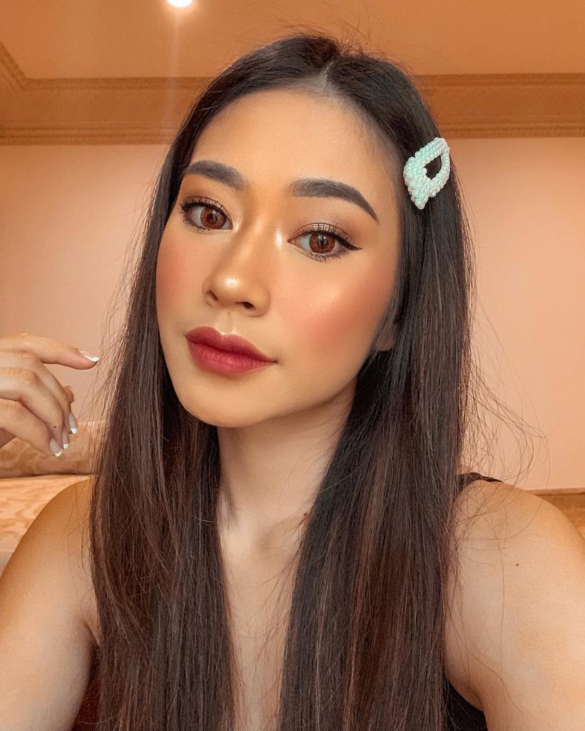 Beauty Influencer Terkenal Claudia Novira