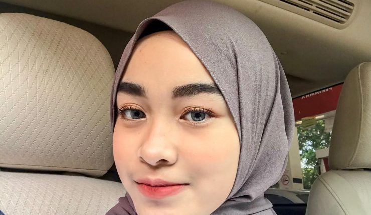 Selebgram Hijab Diniyah Nurmala