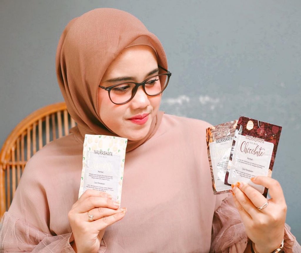 Selebgram Hijab Rikha Amelia