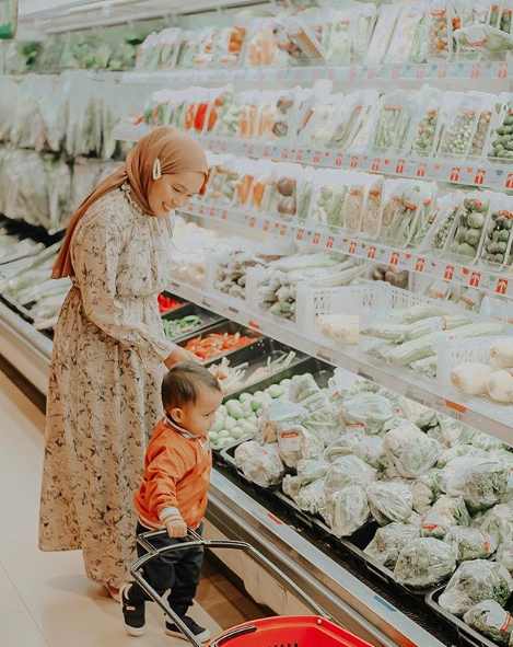 Mom Influencer Indonesia Febri Hikaru