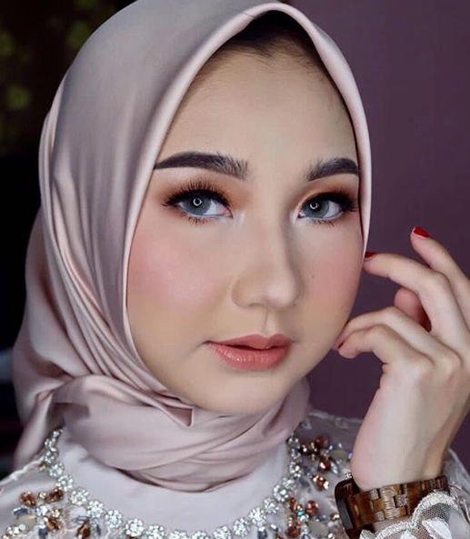 Make Up Artist Semarang Kartika Hapsari