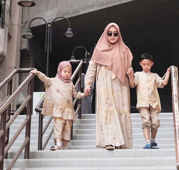 Mom Blogger Indonesia Suci Utami