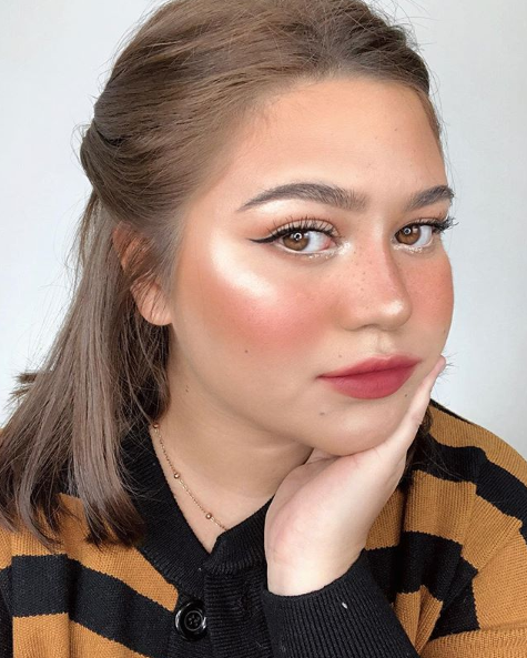 Daftar Beauty Influencer Indonesia Sarah Ayu