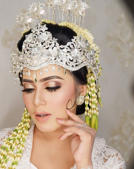 Make Up Artist Semarang Yusie Erlian